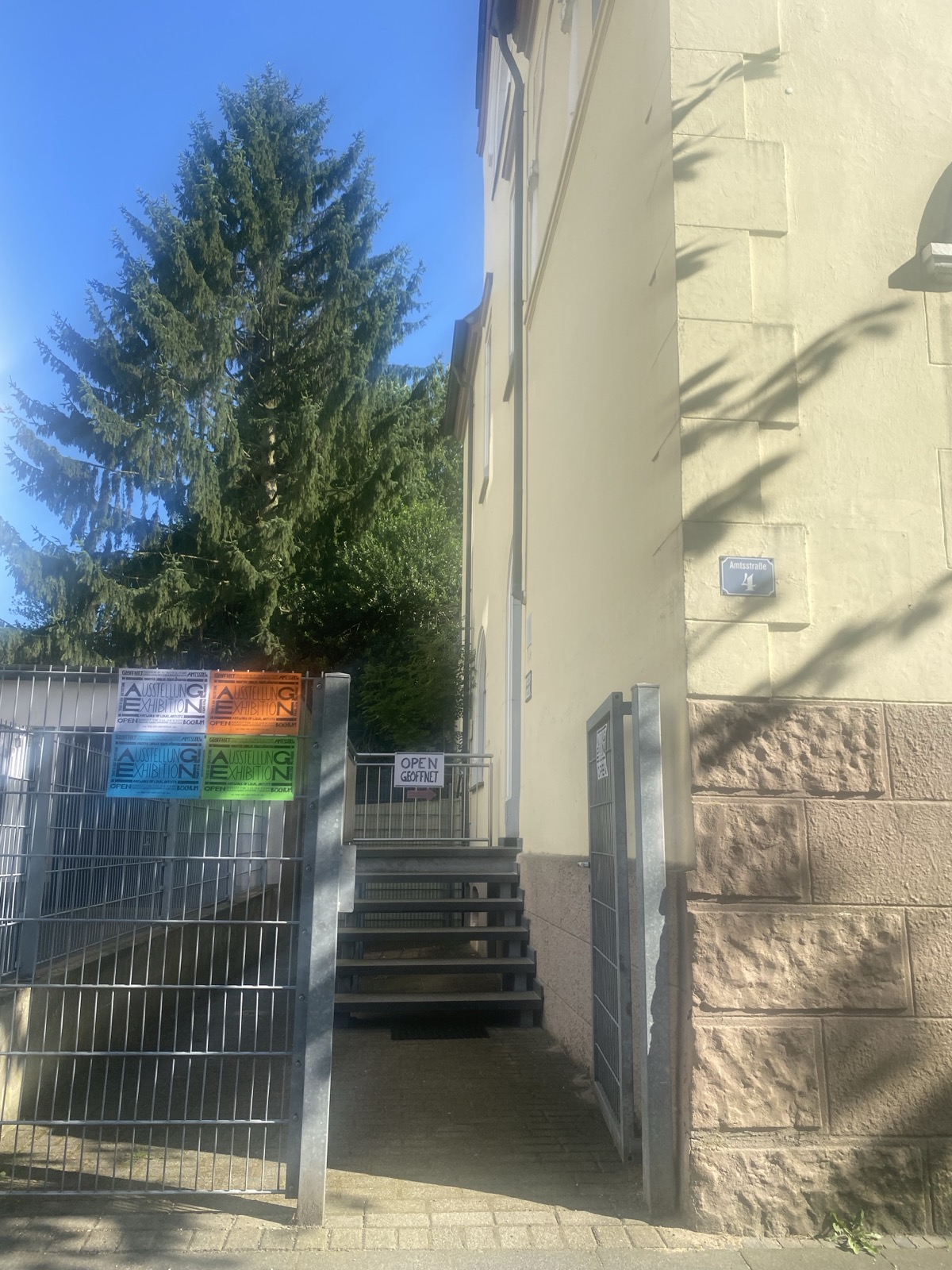 Entrance to the exhibition at Kubiositätenkarinet, Amtstrasse 4, Bochum-Hamme